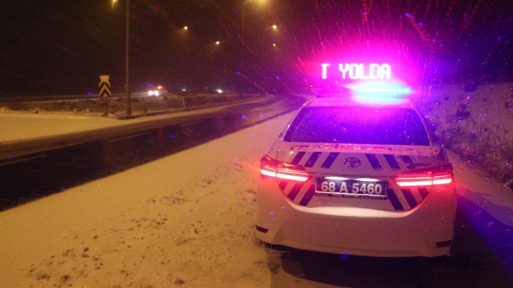 Aksaray’da Kar Yağışı Ve Fırtına Etkisini Artırdı 2