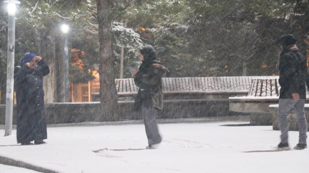 Aksaray’da Kar Yağışı Ve Fırtına Etkisini Artırdı 9