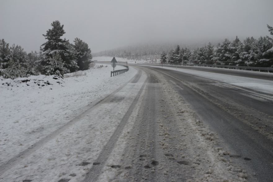 Mersin'i Karaman'a Bağlayan Mut İlçesindeki Sertavul Geçidi Zincirsiz Ge 4