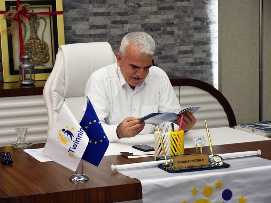 Ödül Kazanan 5 Öğretmen Karaman İl Milli Eğitim Müdürü Mevlüt Kuntoğlu'n 4