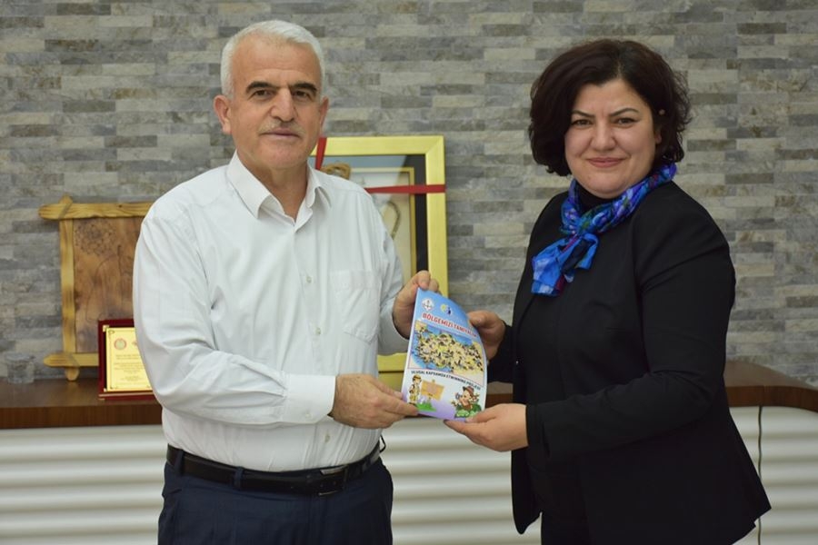 Ödül Kazanan 5 Öğretmen Karaman İl Milli Eğitim Müdürü Mevlüt Kuntoğlu'n 5