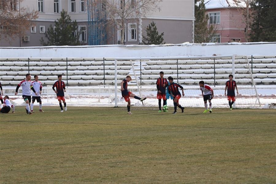 Karaman'da Genç Erkekler Futbol Grup Müsabakaları Heyecanı 17