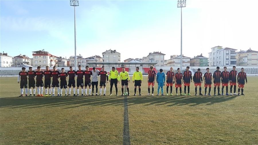 Karaman'da Genç Erkekler Futbol Grup Müsabakaları Heyecanı 2