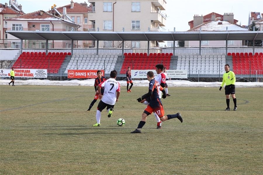 Karaman'da Genç Erkekler Futbol Grup Müsabakaları Heyecanı 21