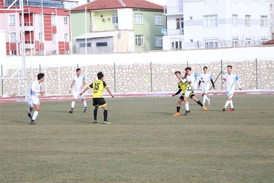 Karaman'da Genç Erkekler Futbol Grup Müsabakaları Heyecanı 31