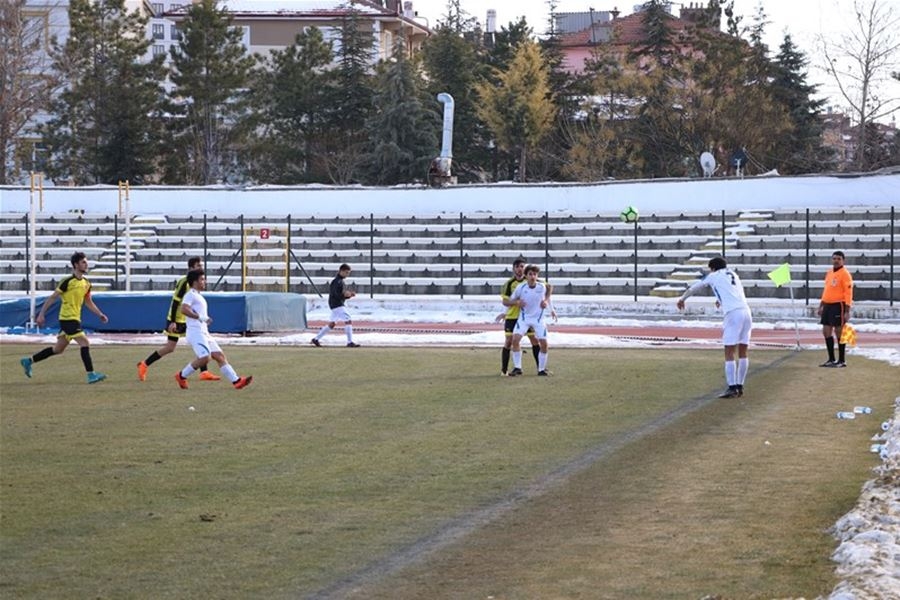 Karaman'da Genç Erkekler Futbol Grup Müsabakaları Heyecanı 35