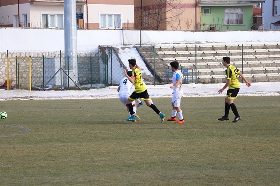 Karaman'da Genç Erkekler Futbol Grup Müsabakaları Heyecanı 38