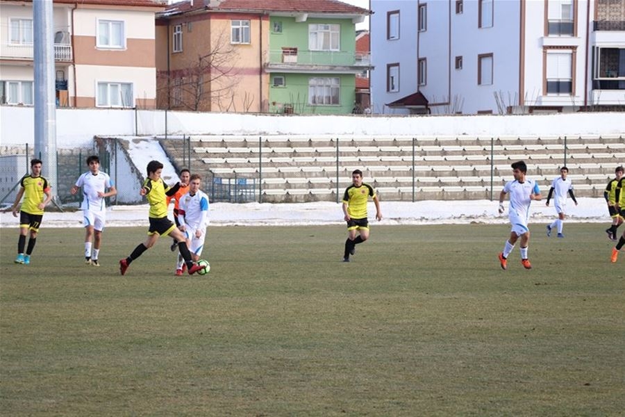 Karaman'da Genç Erkekler Futbol Grup Müsabakaları Heyecanı 41