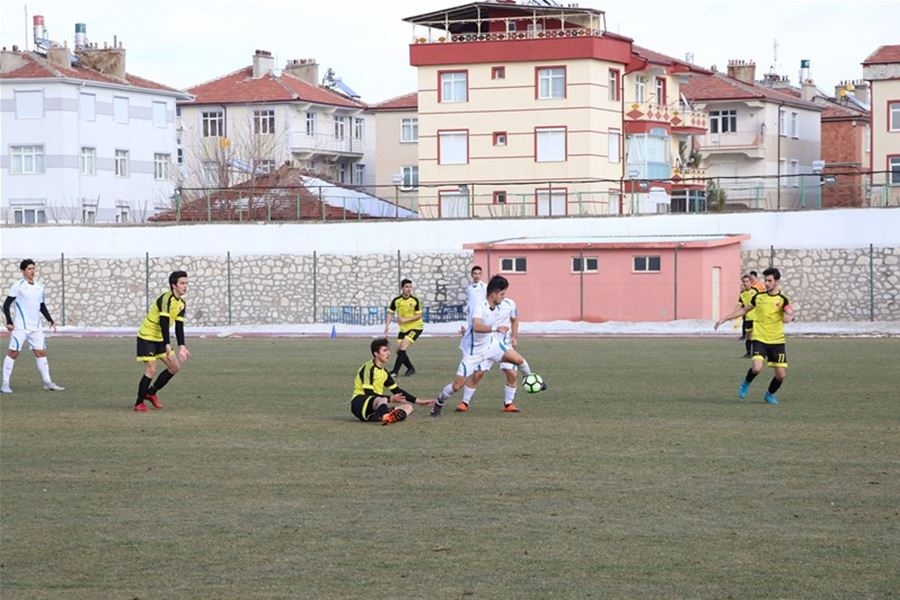 Karaman'da Genç Erkekler Futbol Grup Müsabakaları Heyecanı 45