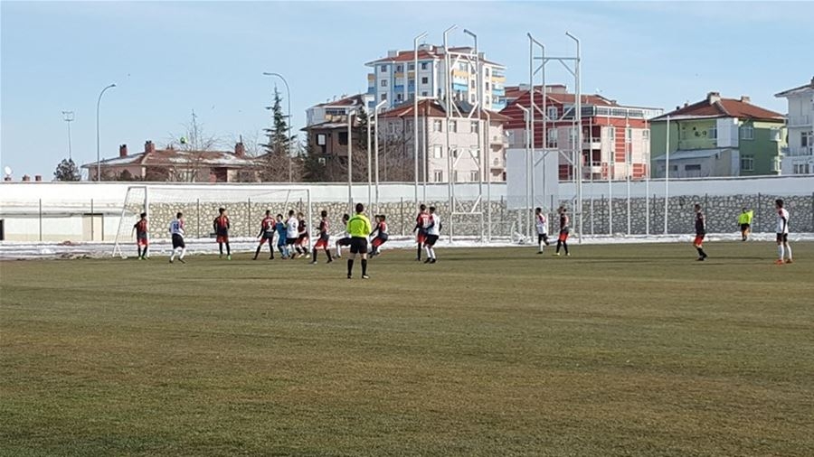 Karaman'da Genç Erkekler Futbol Grup Müsabakaları Heyecanı 7