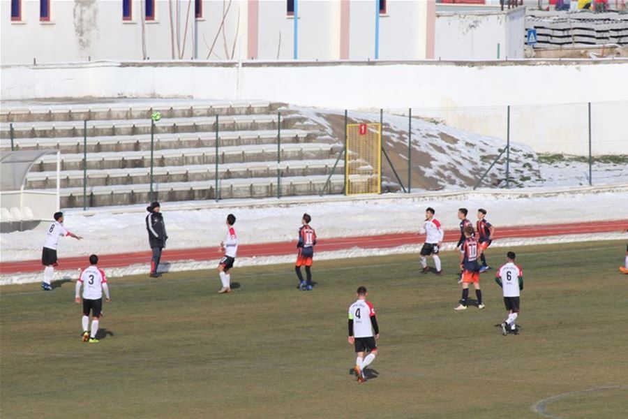Karaman'da Genç Erkekler Futbol Grup Müsabakaları Heyecanı 9