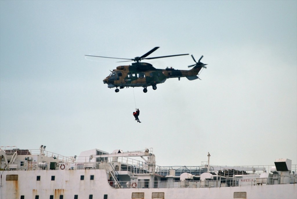 Mersin'de Karaya Oturan Kargo Gemisindeki 2 Kişi Kurtarıldı 10