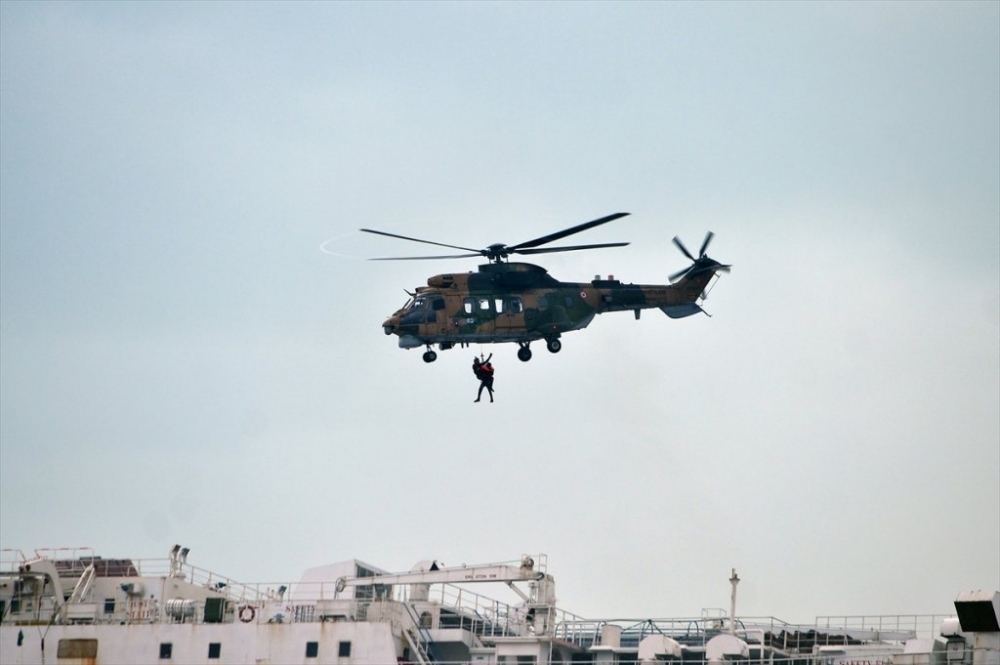 Mersin'de Karaya Oturan Kargo Gemisindeki 2 Kişi Kurtarıldı 11