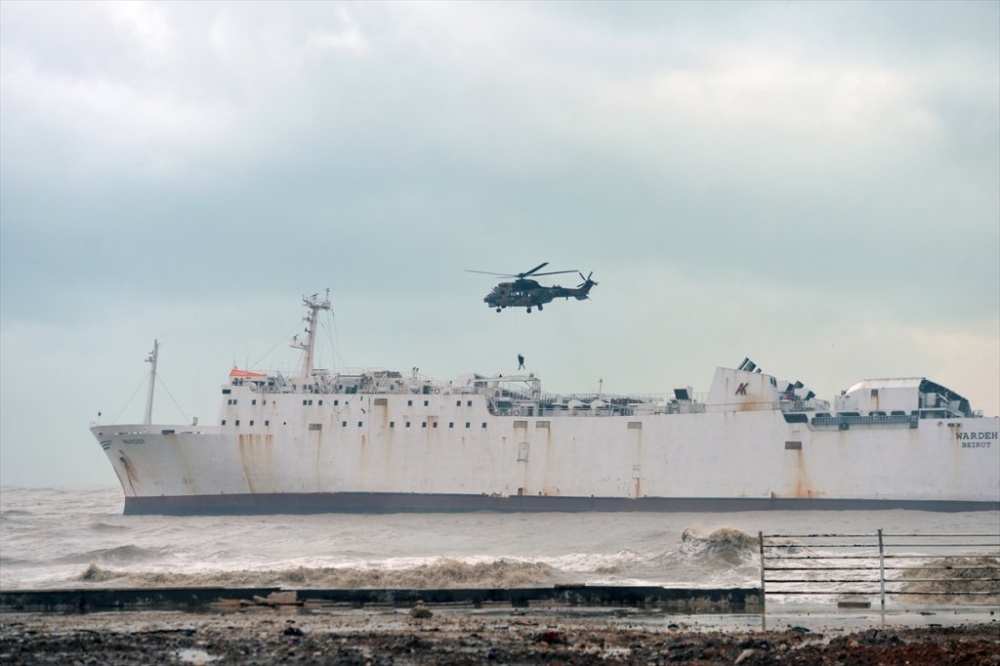 Mersin'de Karaya Oturan Kargo Gemisindeki 2 Kişi Kurtarıldı 8