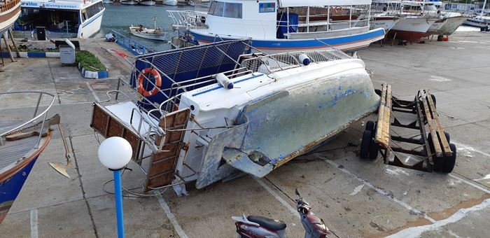Antalya'da Fırtına Karadaki Tekneyi Devirdi 5