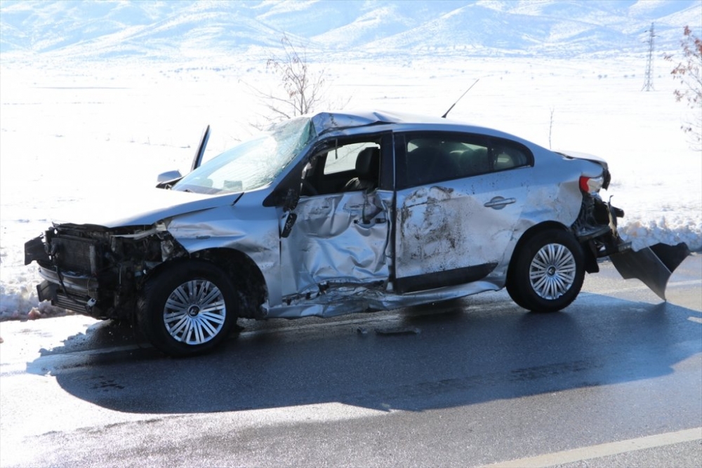 Karaman-Konya Karayolunda Trafik Kazası 2