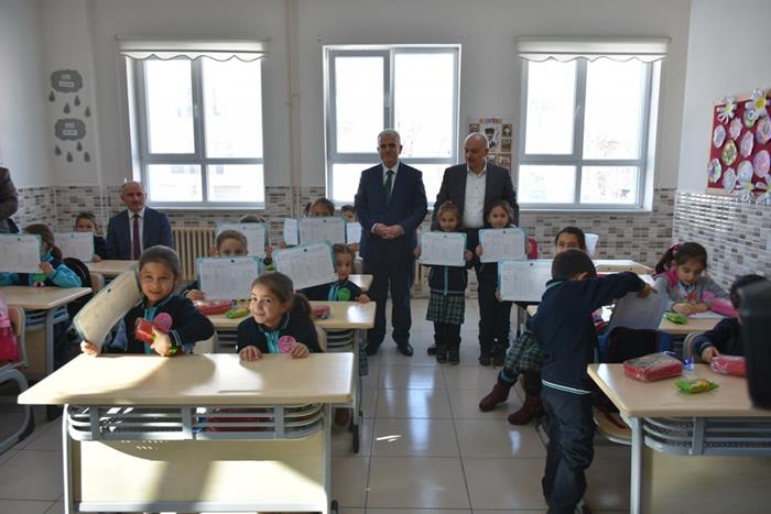 Karamanda 48 Bin Öğrenci Karne Aldı 23