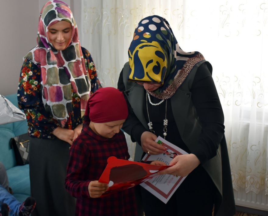 Evde Eğitim Gören Hatice Nur, Karne Gününde Yalnız Bırakılmadı 3