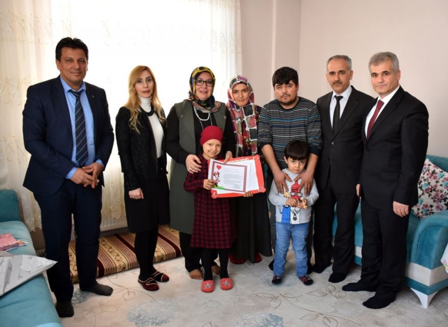 Evde Eğitim Gören Hatice Nur, Karne Gününde Yalnız Bırakılmadı 5