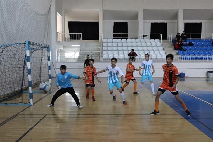 Karaman'da Okullar Arası Gençler Futsal Müsabakaları Sona Erdi 7