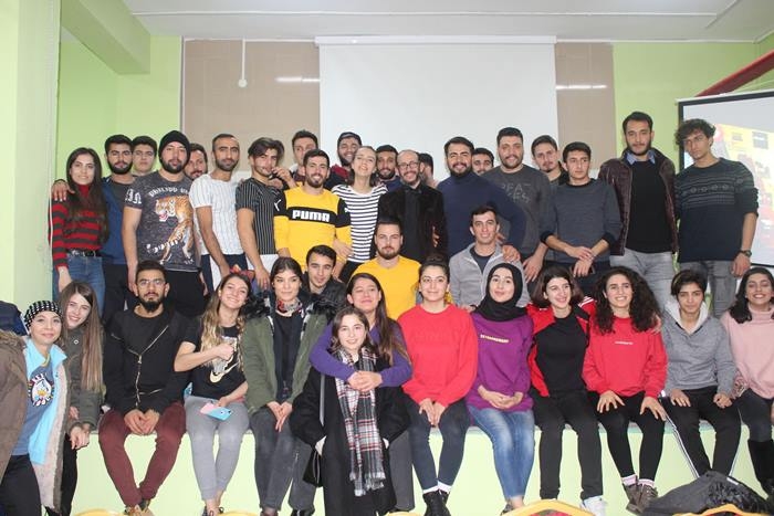 KMÜ BESYO Öğrencilerinden Tiyatro Gösterisi 4