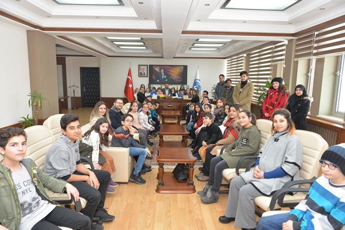 KMÜ Çocuk Üniversitesi Öğrencilerinden Rektör Akgül'e Ziyaret 5