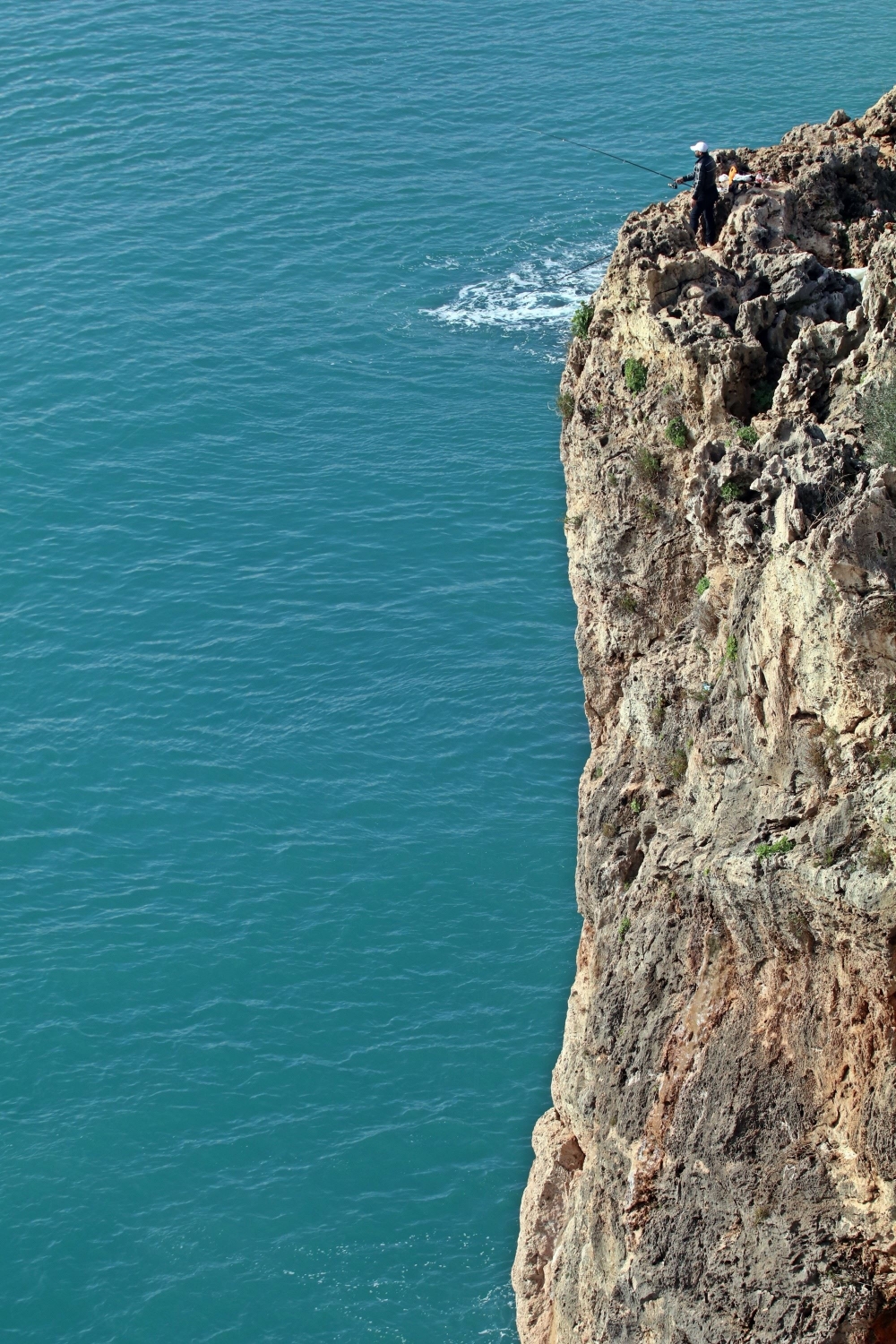 Antalya'da Uyarılar Fayda Etmiyor,Tehlike Geliyorum Diyor 5