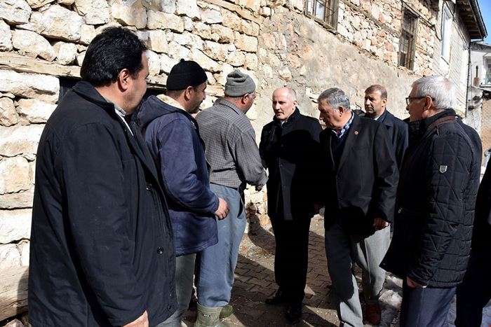 Vali Meral Şehit Annesinin Cenaze Namazına Katıldı 3