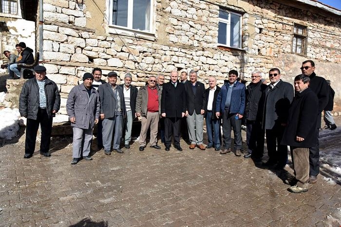 Vali Meral Şehit Annesinin Cenaze Namazına Katıldı 4