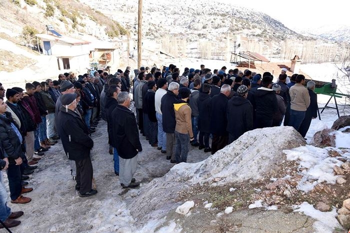 Vali Meral Şehit Annesinin Cenaze Namazına Katıldı 6