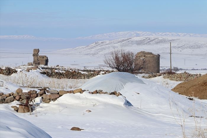 Evlenebilmek İçin Köylerinin Taşınması Lazım 12