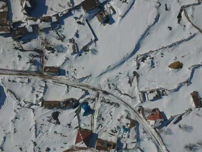 Evlenebilmek İçin Köylerinin Taşınması Lazım 13