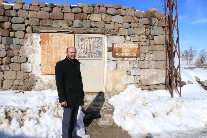 Evlenebilmek İçin Köylerinin Taşınması Lazım 14