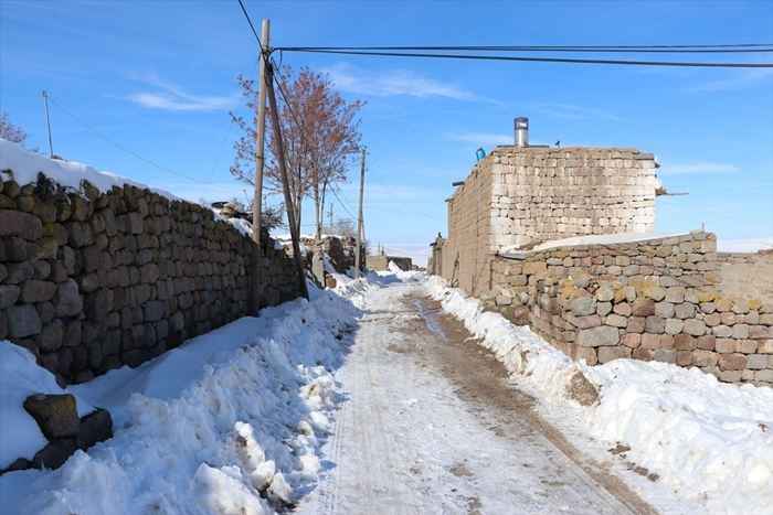 Evlenebilmek İçin Köylerinin Taşınması Lazım 2