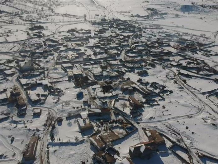 Evlenebilmek İçin Köylerinin Taşınması Lazım 5