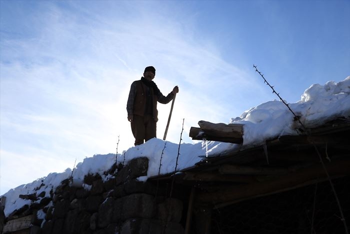 Evlenebilmek İçin Köylerinin Taşınması Lazım 8