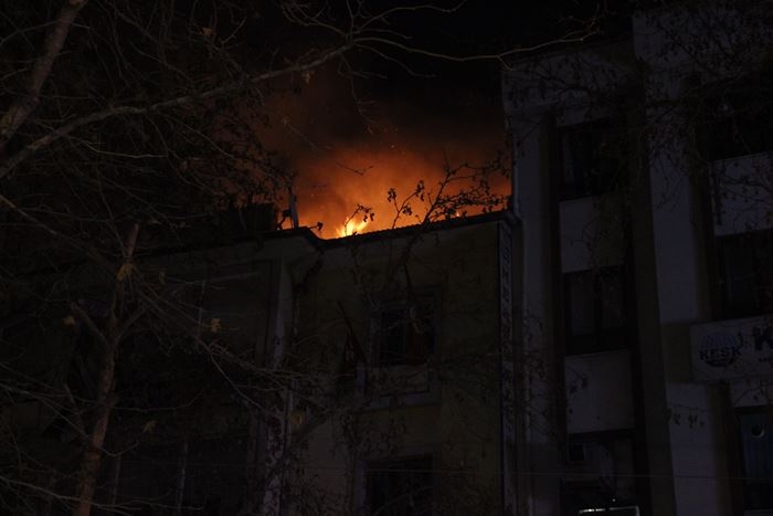 Konya'da İş Merkezinin Çatısı Alev Alev Yandı 1