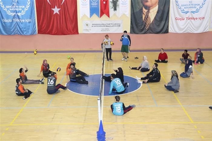 “Soğuk Zamanlarda Sıcak Salonlarımızda Spora" Projesi Karaman'da Başladı 1