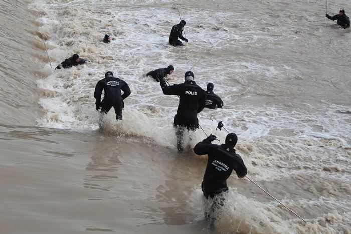 Hortumda Kaybolan Buse’yi Arama Çalışmaları Havadan Görüntülendi 3