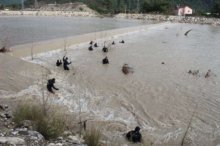 Hortumda Kaybolan Buse’yi Arama Çalışmaları Havadan Görüntülendi 7