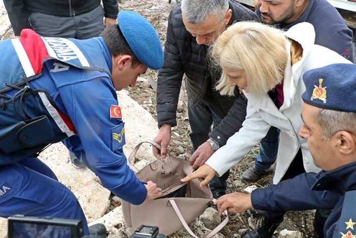 Buse’yi Arama Çalışmalarında Yeni Gelişme: Küpesi Ve Çantası Bulundu 1