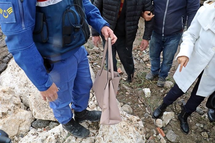 Buse’yi Arama Çalışmalarında Yeni Gelişme: Küpesi Ve Çantası Bulundu 4