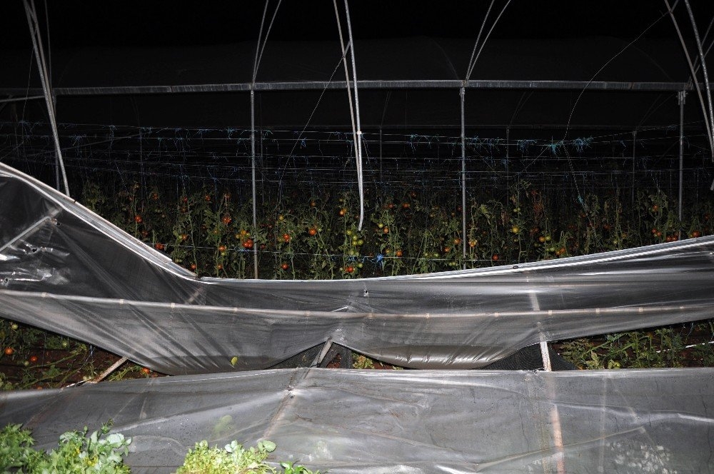 Mersin’de Hortum Seraları Yıktı Geçti 2