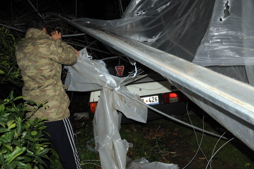 Mersin’de Hortum Seraları Yıktı Geçti 3