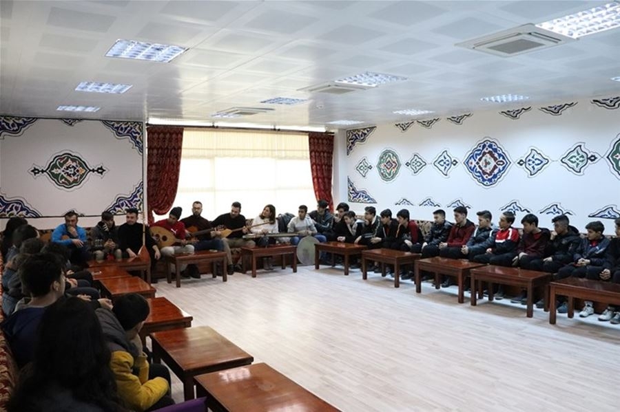 Karaman'da "Futbol Kulüpleri Gençlik Merkezi İle Buluşuyor" Projesi 5