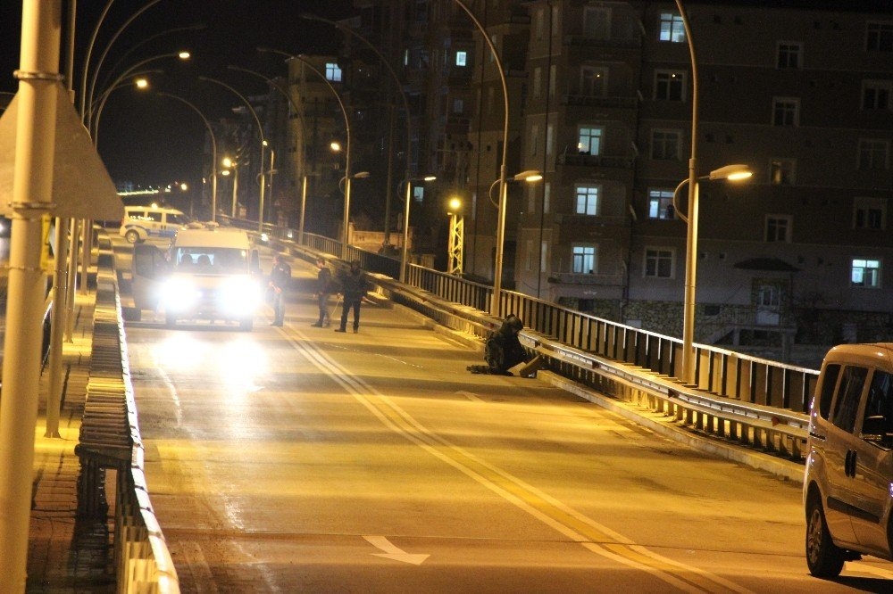 Karaman'da Köprü Üzerinde Şüpheli Valiz Alarmı 3