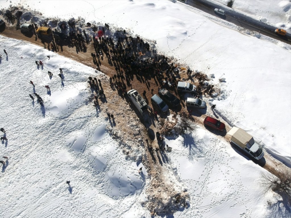 Karaman'da Leğen ve Tepsilerle Kızak Şenliği 11
