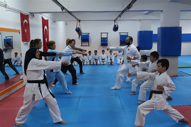 “Soğuk Zamanlarda Sıcak Salonlarımızda Spora" Projesi Karaman'da Yoğun İ 12