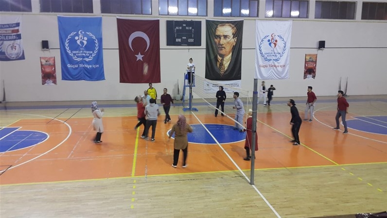 “Soğuk Zamanlarda Sıcak Salonlarımızda Spora" Projesi Karaman'da Yoğun İ 25