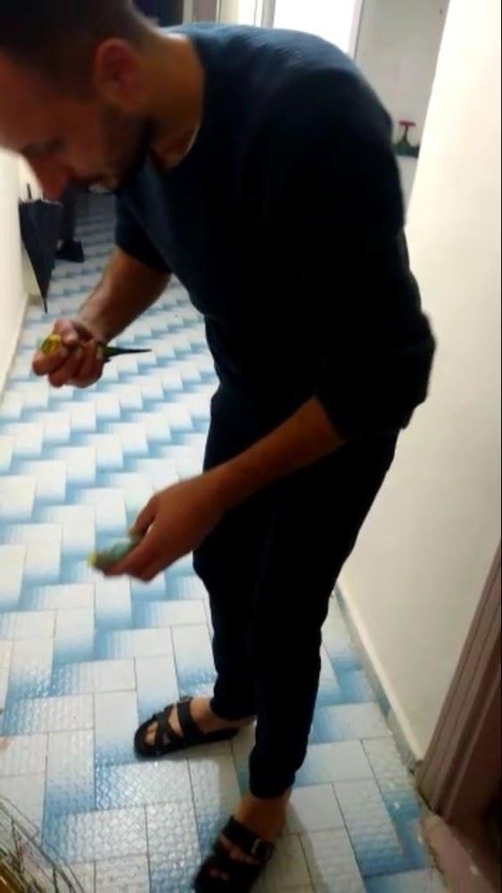 Antalya'da Ölen Kuşları İçin Gözyaşlarına Boğuldu 3